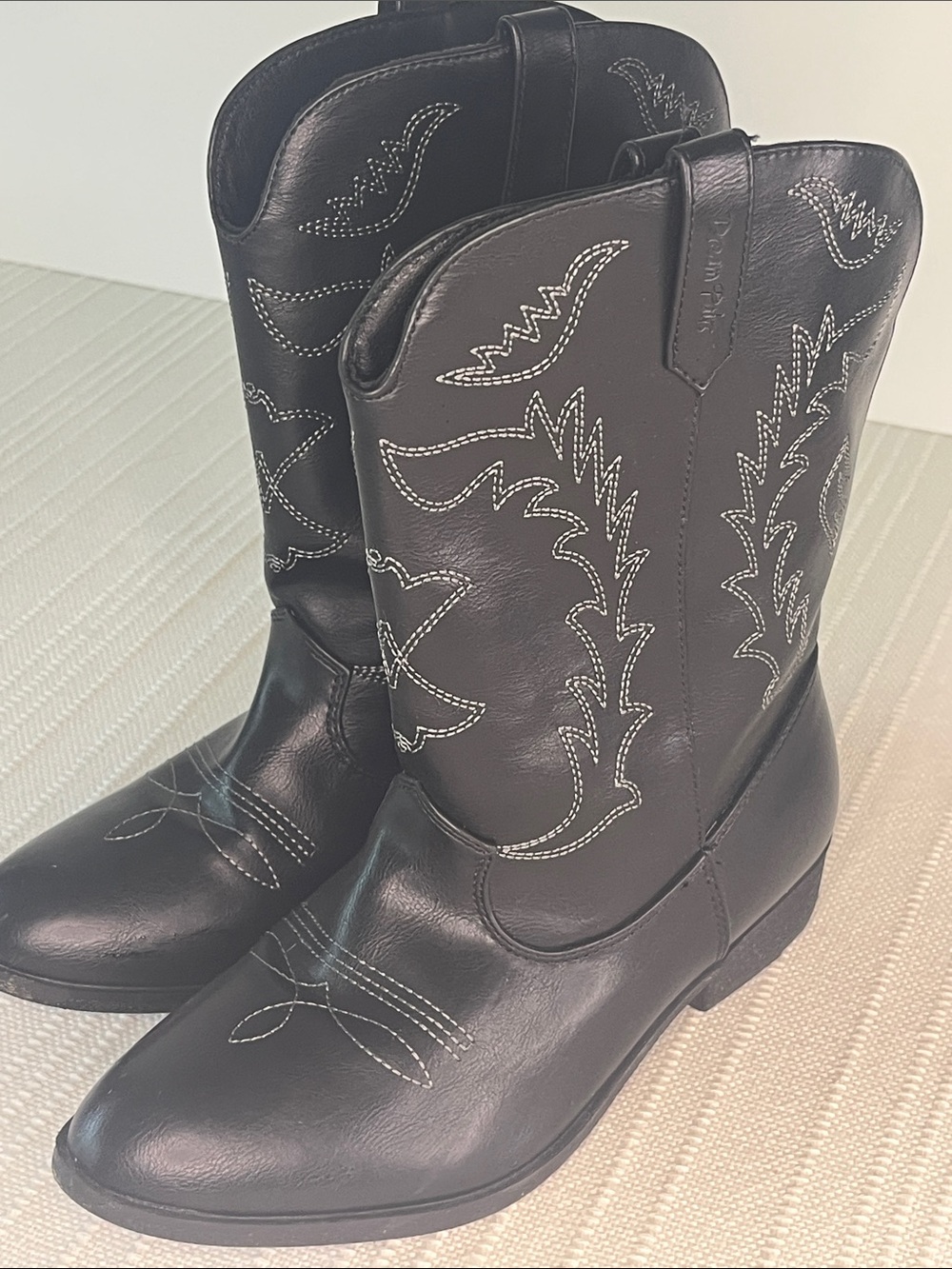 Dream Pairs women black cowboy boots, pull on style, US size 6,  embroidery